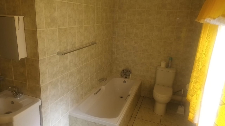 4 Bedroom Property for Sale in Hennenman Free State